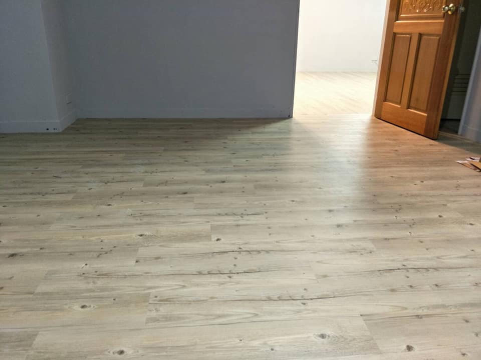 台北木紋塑膠地磚及油漆施做