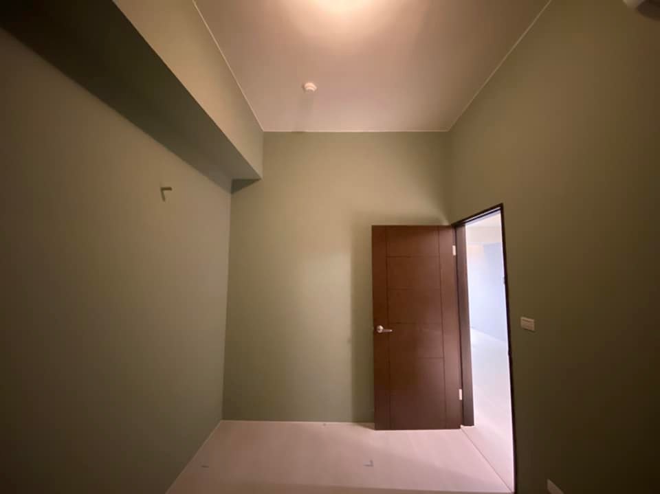 新北房間跳色油漆施做