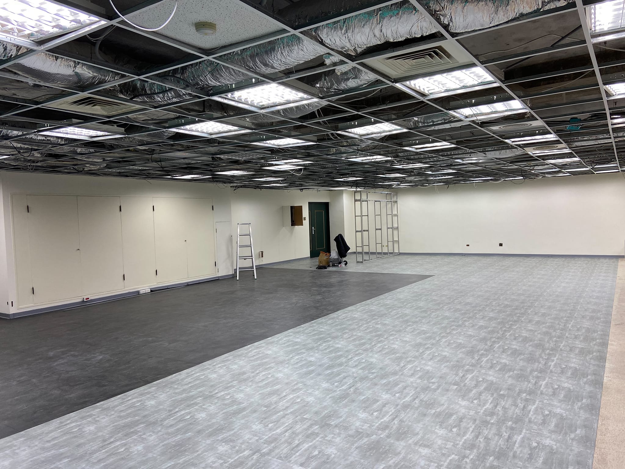 新北新莊雙色塑膠地磚施工