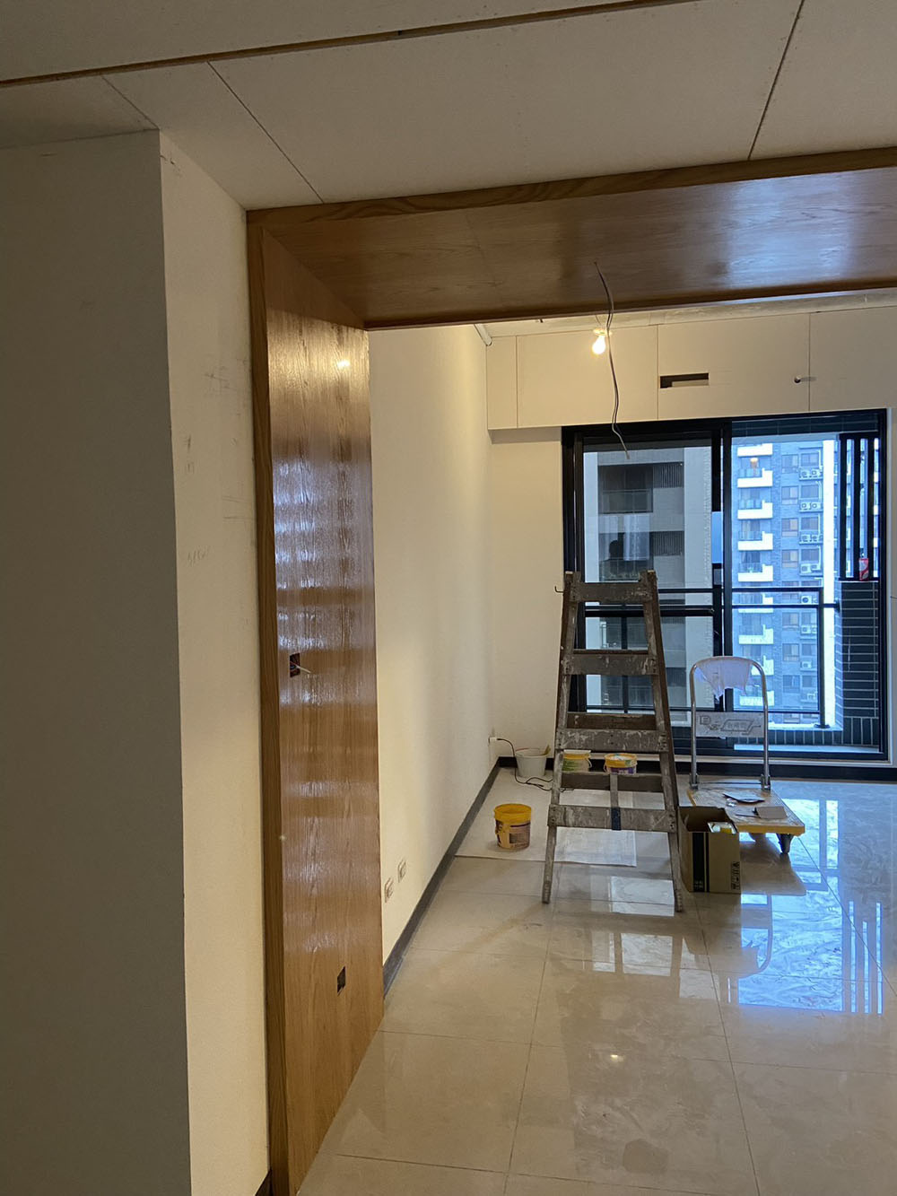 林口案場木皮透明漆施工、牆面跳色施工