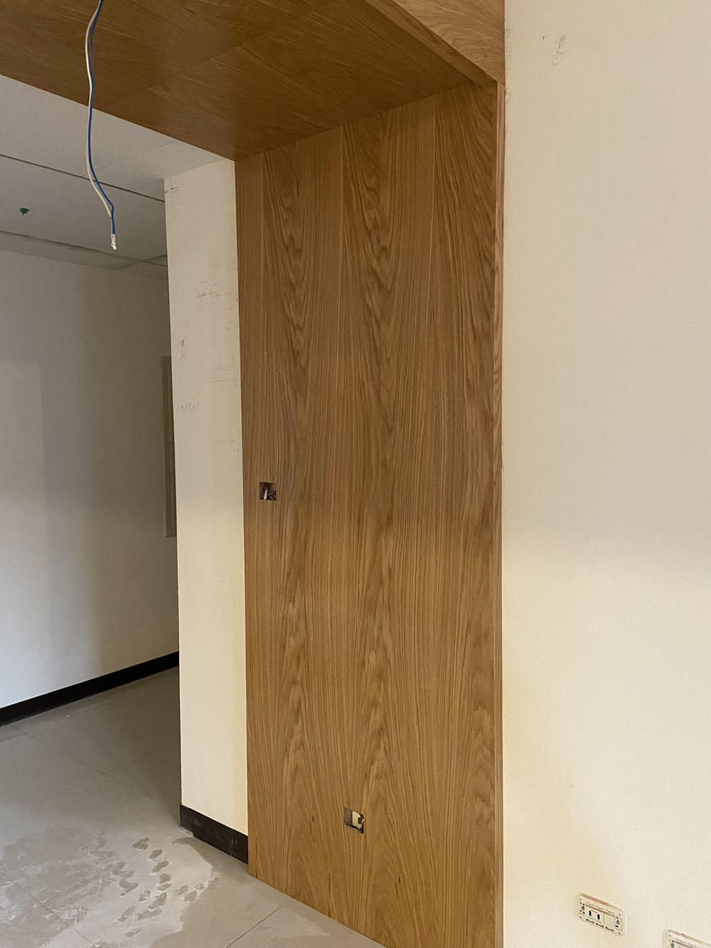 林口案場木皮透明漆施工、牆面跳色施工